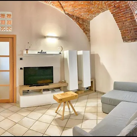 La Fiaba: Bilocale Nel Centro Storico Di Apartament Cuneo